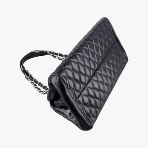 Secondhand Chanel Mademoiselle Bowling Black Patent leather A50557 shoulderbag | stylenewstar