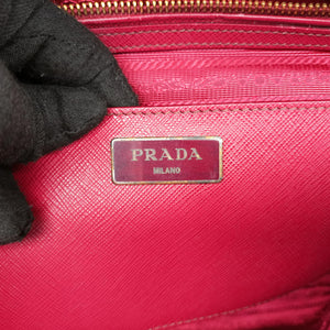Vintage Prada Galleria Front Pocket Red SAFFIANO Leather BN2674 shoulderbag | stylenewstar
