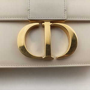 Pre-owned Christian Dior 30 Montaigne White leather shoulderbag | stylenewstar