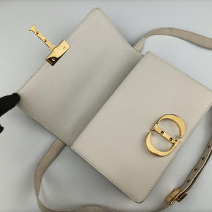 Pre-owned Christian Dior 30 Montaigne White leather shoulderbag | stylenewstar