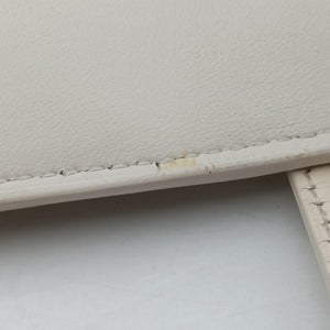 Pre-owned Christian Dior 30 Montaigne White leather shoulderbag | stylenewstar