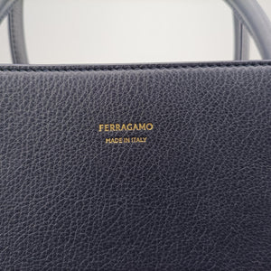 Pre-owned Ferragamo hug Navy leather shoulderbag | stylenewstar
