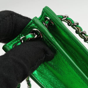 Pre-owned Chanel Cocomark phone holder Green Patent Leather A92304 shoulderbag | stylenewstar