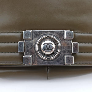 Secondhand Chanel BOY CHANEL Brown Leather A66711 shoulderbag | stylenewstar