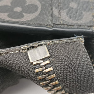 Pre-owned Louis Vuitton Pochette Voyage MM Black x Silver Monogram Split M63039 clutchbag | stylenewstar