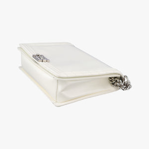 Pre-owned Chanel BOY CHANEL White Enamel A67021 shoulderbag | stylenewstar