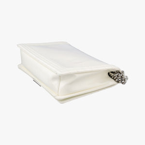 Pre-owned Chanel BOY CHANEL White Enamel A67021 shoulderbag | stylenewstar