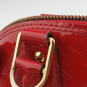 Pre-owned Louis Vuitton Alma BB CERISE Vernis M90174 shoulderbag | stylenewstar