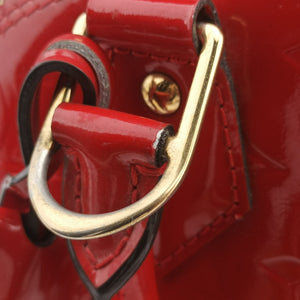 Pre-owned Louis Vuitton Alma BB CERISE Vernis M90174 shoulderbag | stylenewstar