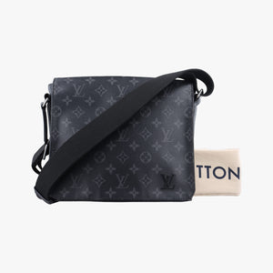 Pre-owned Louis Vuitton District PM Noir Monogram Eclipse M44000 shoulderbag | stylenewstar