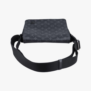 Pre-owned Louis Vuitton District PM Noir Monogram Eclipse M44000 shoulderbag | stylenewstar