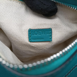 Pre-owned Loewe Puzzle Green Leather shoulderbag | stylenewstar
