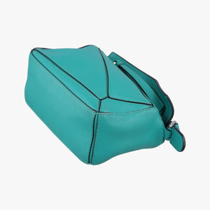 Pre-owned Loewe Puzzle Green Leather shoulderbag | stylenewstar