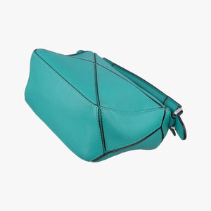 Pre-owned Loewe Puzzle Green Leather shoulderbag | stylenewstar