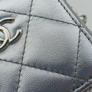 Vintage Chanel Coco Punk Cube Silver lambskin AP2529 crossbodybag | stylenewstar