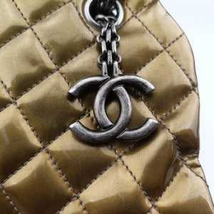 Pre-owned Chanel Mademoiselle Bowling Golden Patent A50557 shoulderbag | stylenewstar