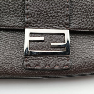 Pre-owned Fendi Baguette Brown Leather 7VA472 shoulderbag | stylenewstar