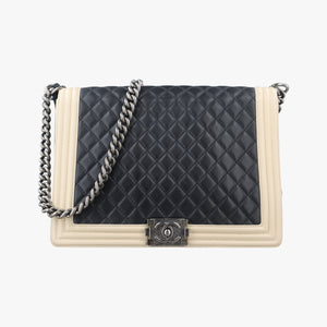Vintage Chanel BOY CHANEL Black×beige lambskin A67087 shoulderbag | stylenewstar