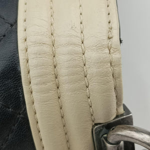 Vintage Chanel BOY CHANEL Black×beige lambskin A67087 shoulderbag | stylenewstar