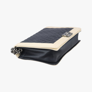 Vintage Chanel BOY CHANEL Black×beige lambskin A67087 shoulderbag | stylenewstar