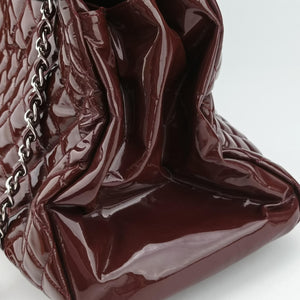 Pre-owned Chanel Mademoiselle Bowling Burgundy Patent A50561 handbag | stylenewstar