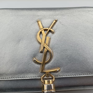 Secondhand Yves Saint Laurent KATE Silver Leather 354120 shoulderbag | stylenewstar