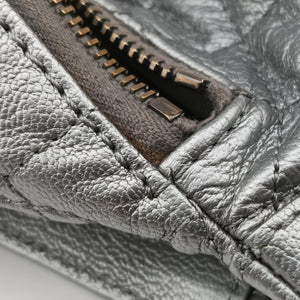 Pre-owned Chanel Matelasse Silver Leather A94102 bum bag/waist bag | stylenewstar