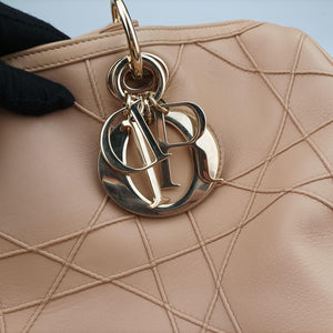 Pre-owned Christian Dior Granville Beige lambskin handbag | stylenewstar