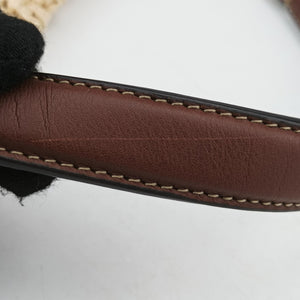 Pre-owned Fendi Croissant Crochet Beige straw 8BR790 shoulderbag | stylenewstar