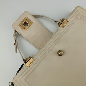 Vintage Chanel Jetsetter Boy Shopping White Leather A66714 shoulderbag | stylenewstar