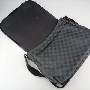 Vintage Louis Vuitton DANIEL MM Noir Damier GRAPHITE N58029 shoulderbag | stylenewstar