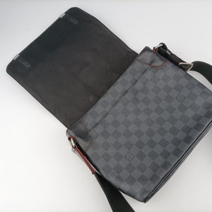 Pre-owned Louis Vuitton District PM NM LV Alps BLACK×Multicolor DAMIER GRAPHITE CANVAS N40040 shoulderbag | stylenewstar