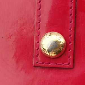 Vintage Louis Vuitton Alma PM pomme d'amour Vernis M90096 handbag | stylenewstar