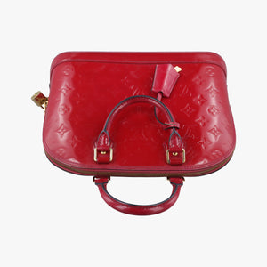Vintage Louis Vuitton Alma PM pomme d'amour Vernis M90096 handbag | stylenewstar