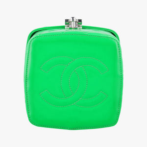 Pre-owned Chanel Vanity Matelasse Chain Handle Green Patent Leather A91055 handbag | stylenewstar