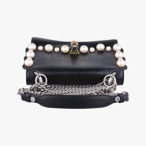 Pre-owned Fendi Studded Kan I Black Leather 8M0381 shoulderbag | stylenewstar