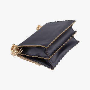 Pre-owned Fendi Kan I Black Leather 8M0381 shoulderbag | stylenewstar