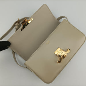 Secondhand Celine Claude Triomphe Beige Leather shoulderbag | stylenewstar