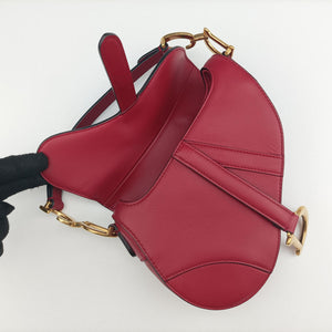 Pre-owned Christian Dior Saddle Red Leather handbag | stylenewstar