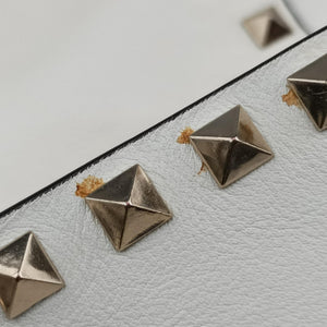 Pre-owned Valentino Rockstud White Leather shoulderbag | stylenewstar