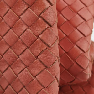 Pre-owned Bottega Veneta Intrecciato Coral red lambskin handbag | stylenewstar