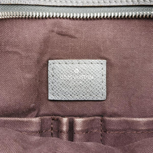 Pre-owned Louis Vuitton SASHA Glacier Grey TAIGA M32630 shoulderbag | stylenewstar