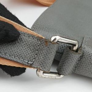 Pre-owned Louis Vuitton SASHA Glacier Grey TAIGA M32630 shoulderbag | stylenewstar