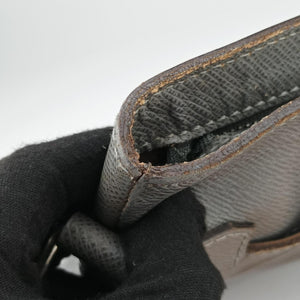 Pre-owned Louis Vuitton SASHA Glacier Grey TAIGA M32630 shoulderbag | stylenewstar