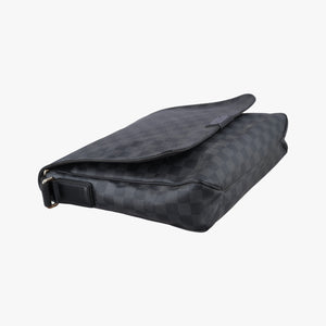 Pre-owned Louis Vuitton District MM Black Damier GRAPHITE N41272 shoulderbag | stylenewstar