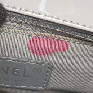 Pre-owned Chanel BOY CHANEL Grey Patent Leather A67018 shoulderbag | stylenewstar