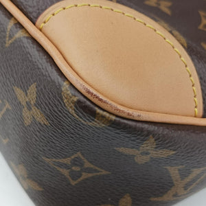 Secondhand Louis Vuitton Monogram Odeon NM PM Naturel Monogram Canvas M45354 shoulderbag | stylenewstar