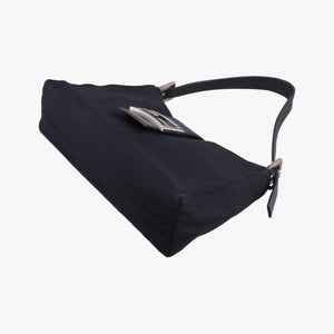 Pre-owned Fendi Baguette Black nylon 091611 handbag | stylenewstar