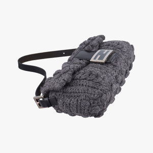 Pre-owned Fendi Baguette Grey Wool × Leather 16 160 shoulderbag | stylenewstar
