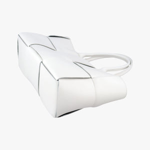 Secondhand Bottega Veneta THE ARCO Tote White lambskin handbag | stylenewstar